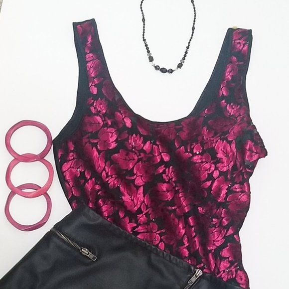 Pink and black SMALL sleeveless top shirt tank - Picture 1 of 7
